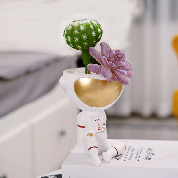 Gadget Gerbil 2 Style Astronaut Succulent Plant Pot