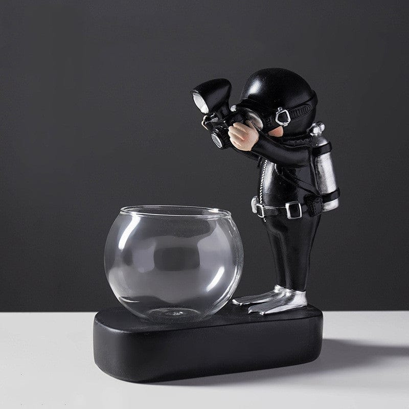 Gadget Gerbil Black with silver diver Space Astronaut Glass Vase Decoration