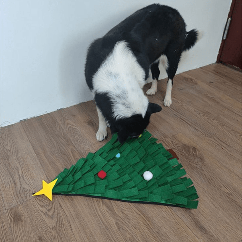 Gadget Gerbil Christmas Tree Shaped Dog Snuffle Mat