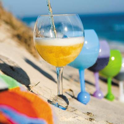 Gadget Gerbil Floating Beach Sand Wine Glass