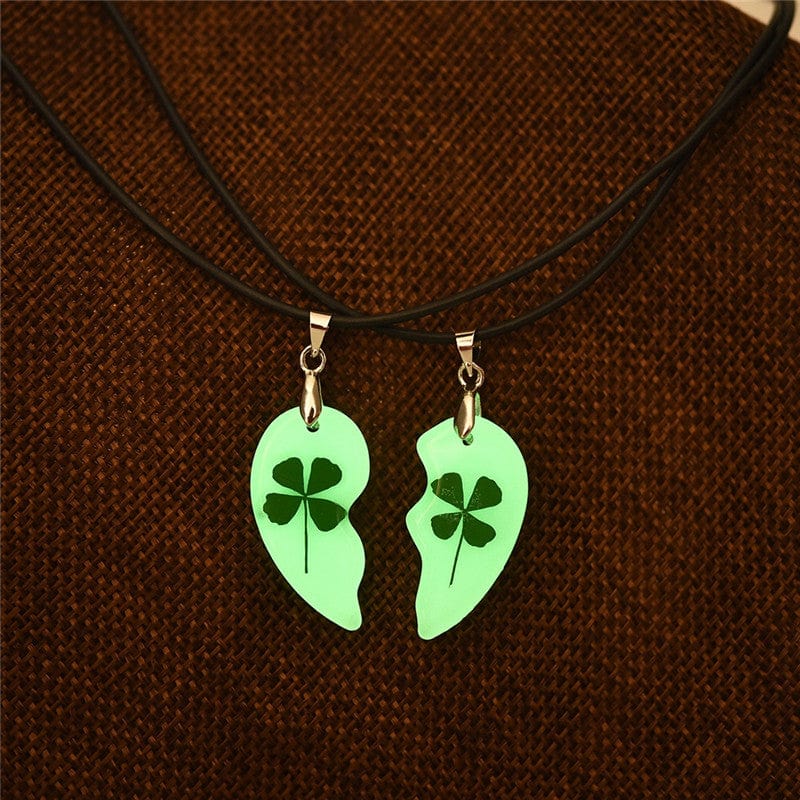 Gadget Gerbil Glow In The Dark 4 Leaf Clover Heart Pendant Couple Necklaces