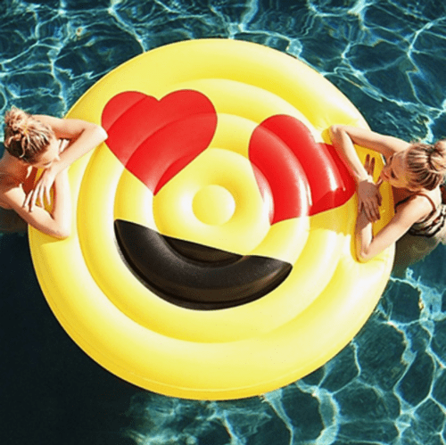 Gadget Gerbil Heart Eyes / 145cm Inflatable Emoji Pool Float
