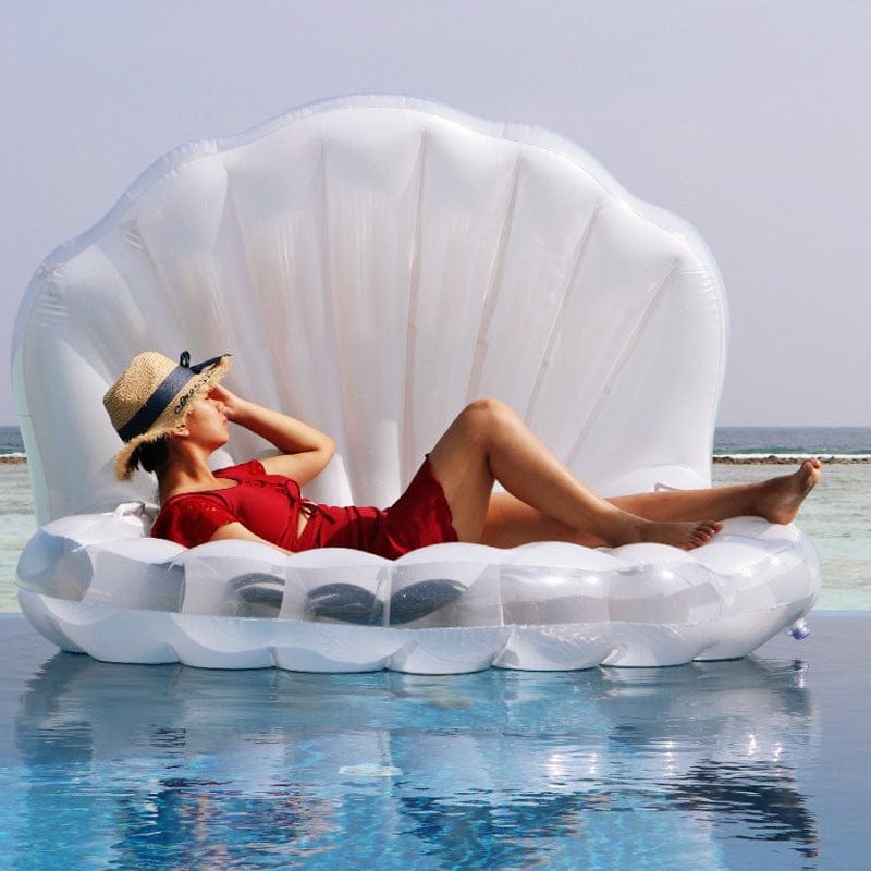 Gadget Gerbil Inflatable Oyster Shell Pool Float