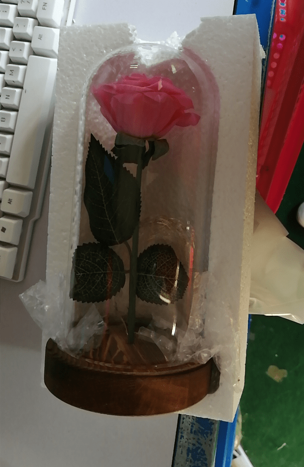 Gadget Gerbil Pink rose LED Enchanted Rose Lamp with Wooden Base
