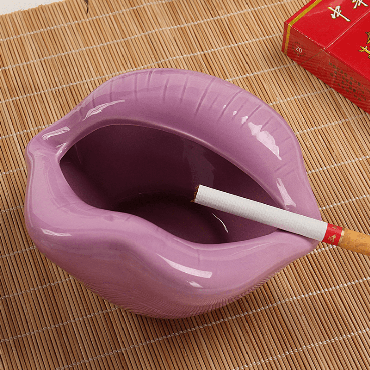 Gadget Gerbil Purple Ceramic Lips Ashtray