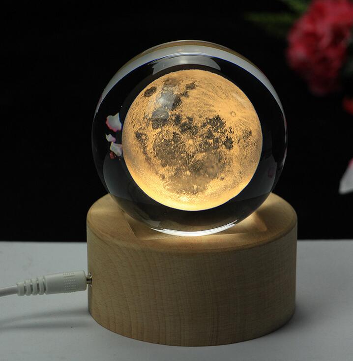 Gadget Gerbil Warm wooden / Moon / 80mm 3D Moon Crystal Ball