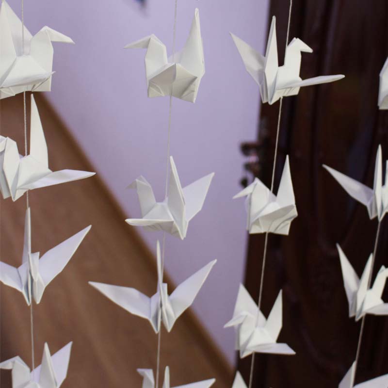 Gadget Gerbil White / 10cm Origami Paper Cranes Wedding Backdrop