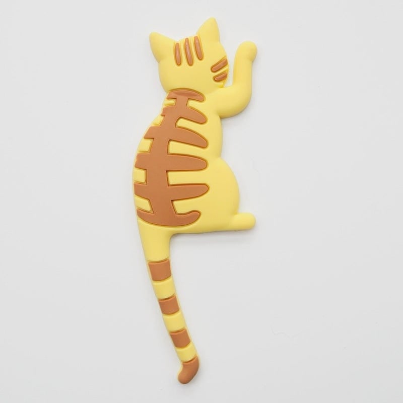 Gadget Gerbil Yellow / Sitting Up Cat Tail Refrigerator Magnet